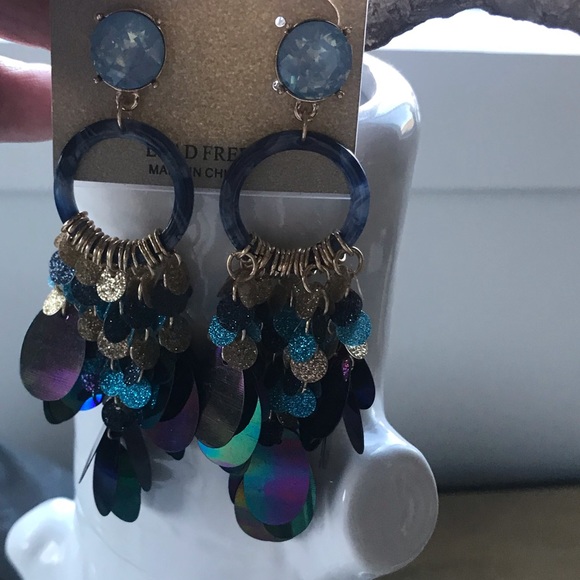 Festival style earrings - Picture 2 of 6